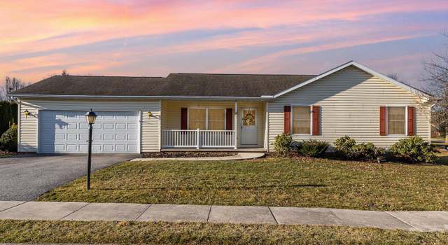 Photo of 48 Ashfield Dr, Littlestown, PA 17340
