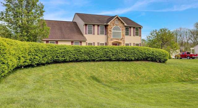 Photo of 408 Pleasant View Dr, Douglassville, PA 19518
