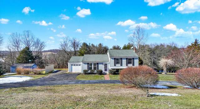 Photo of 151 Woodview Dr, Fawn Grove, PA 17321