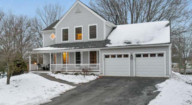Photo of 6 Belle Hollow Ct, Gaithersburg, MD 20882