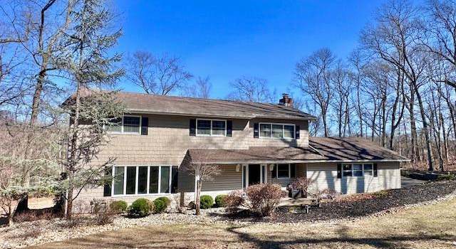 Photo of 12 Warren Dr, Marlboro, NJ 07746