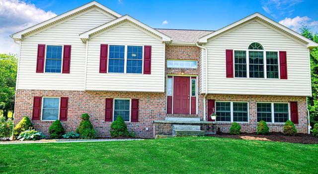 Photo of 30 Carson Ln, Red Lion, PA 17356