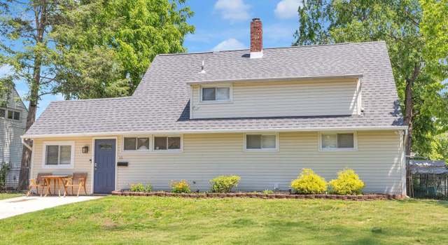 Photo of 15 Wildflower Rd, Levittown, PA 19057