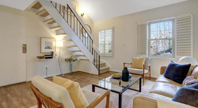 Photo of 1307 E Abingdon Dr #3, Alexandria, VA 22314