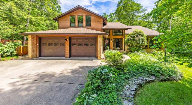 Photo of 8323 Morningside Dr, Manassas, VA 20112