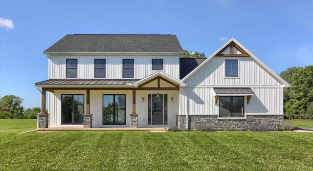 Property at 104 Lightfoot Ln, Dillsburg, PA 17019, 4 beds, 2.5 baths