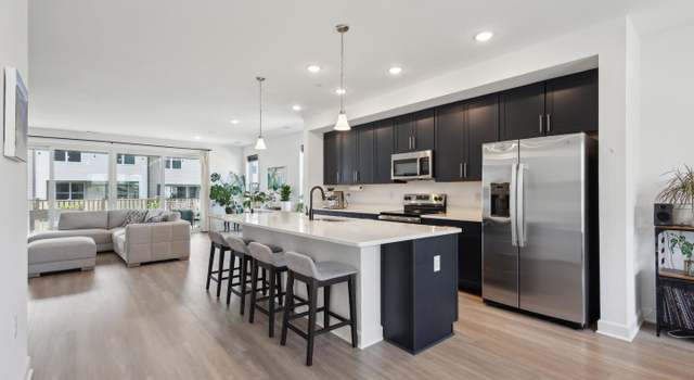 Photo of 4902 Longmire Way #24, Chantilly, VA 20151