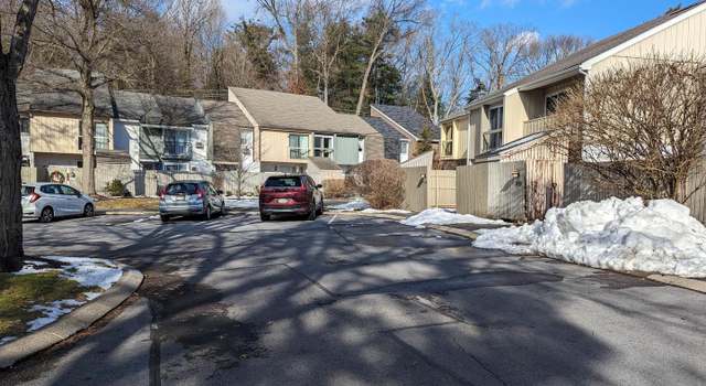 Photo of 531 Cricklewood Dr, State College, PA 16803