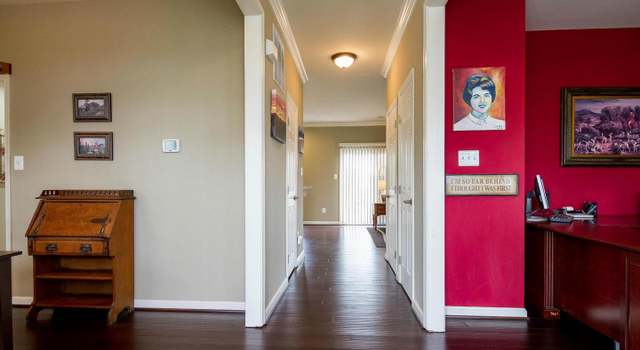 Photo of 8405 Sunshine Ct, Marshall, VA 20115