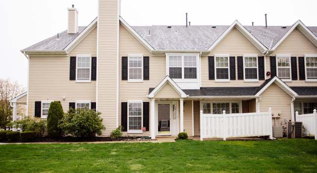 Property at 1506 Saxony Dr, Mount Laurel, NJ 08054, 2 beds, 1.5 baths