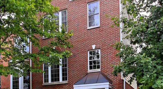Photo of 4009 Park Chase Dr, Fairfax, VA 22030