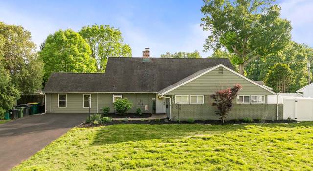 Photo of 30 Roving Rd, Levittown, PA 19056