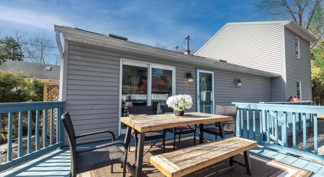 Photo of 8 S Washington St, Frenchtown, NJ 08825