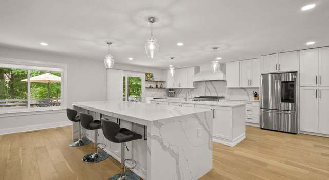 Photo of 7816 Wendy Ridge Ln, Annandale, VA 22003