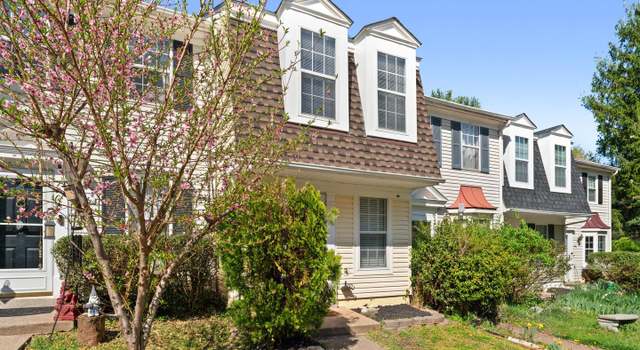Photo of 34 Palmer Ct, Sterling, VA 20165