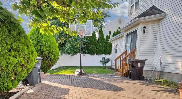 Photo of 10 Woodyfield Ln, Delran, NJ 08075