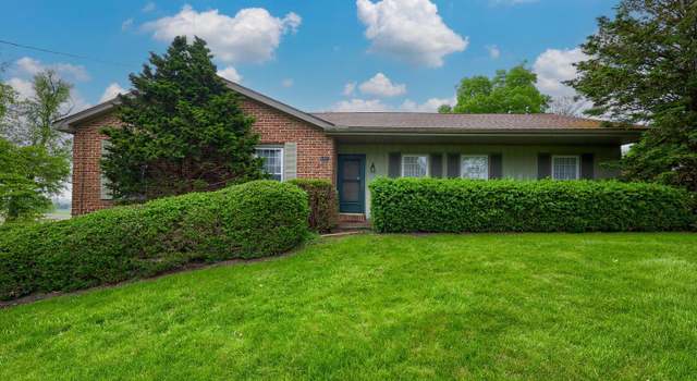 Photo of 4357 Webster Dr N, York, PA 17402