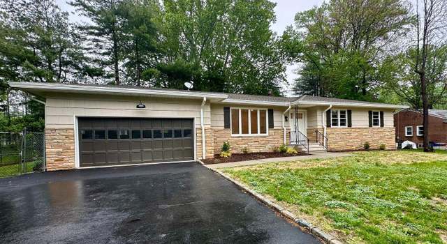 Photo of 36 Bull Run Rd, Pennington, NJ 08534