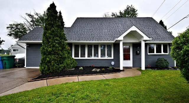 Photo of 37 Peony Rd, Levittown, PA 19056