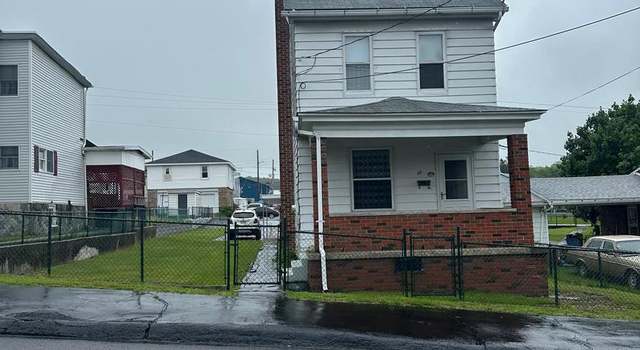 Photo of 409 S Balliet St, Frackville, PA 17931