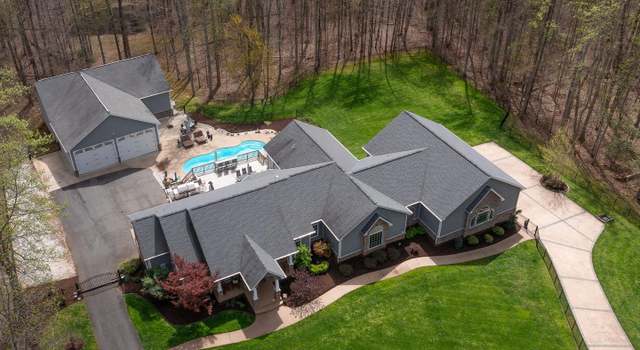 Property at 264 Holly Berry Rd, Fredericksburg, VA 22406, 3 beds, 3.5 baths