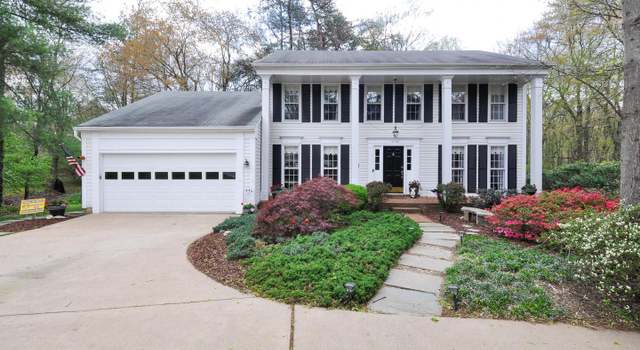 Photo of 10700 Oakenshaw Ct, Burke, VA 22015