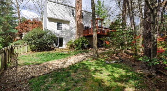 Photo of 10700 Oakenshaw Ct, Burke, VA 22015
