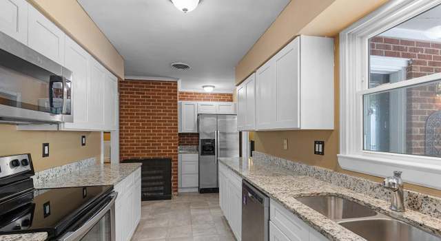 Photo of 1008 Harbour Dr, Stafford, VA 22554