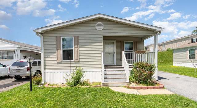 Photo of 75 Ridgewood Mnr, Manheim, PA 17545