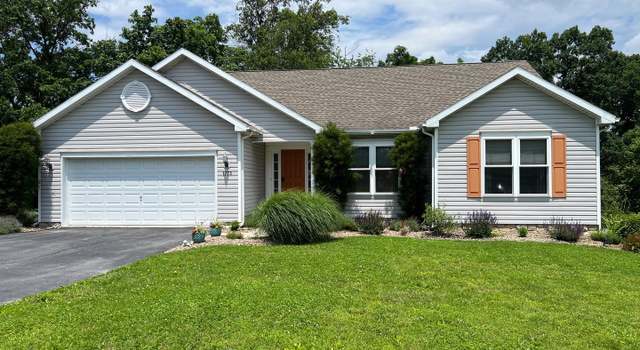 Photo of 1773 Falcon Ln, Chambersburg, PA 17202