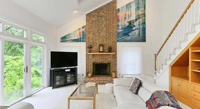 Photo of 8265 Private Ln, Annandale, VA 22003