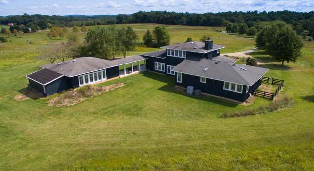 Photo of 19415 Silcott Ln, Purcellville, VA 20132