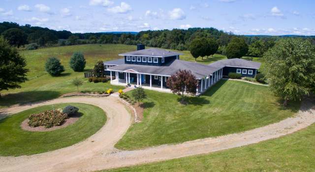Photo of 19415 Silcott Ln, Purcellville, VA 20132