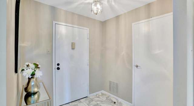 Photo of 2817 Jermantown Rd #205, Oakton, VA 22124