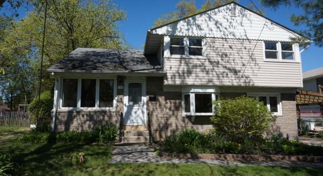 Photo of 16 Brookmead Dr, Cherry Hill, NJ 08034