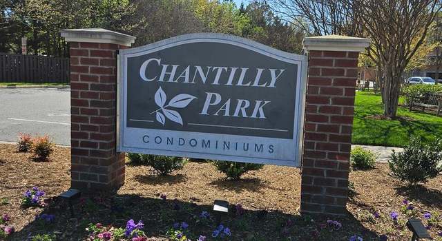 Photo of 3810 Lightfoot St #302, Chantilly, VA 20151