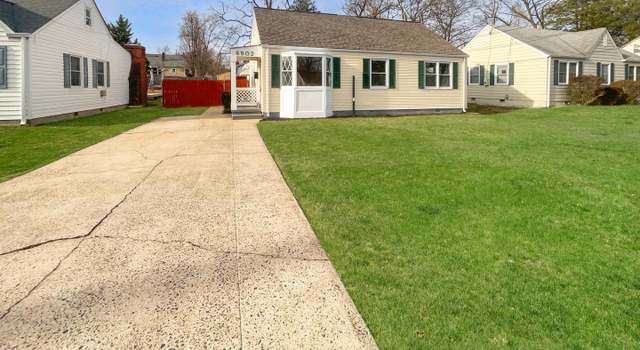 Property at 6902 Westcott Rd, Falls Church, VA 22042, 2 beds, 1 bath