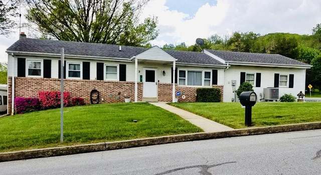 Photo of 2 E Greenhouse Rd, Dillsburg, PA 17019