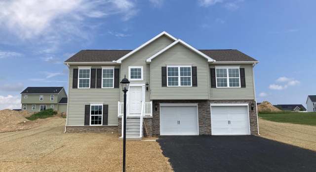 Photo of 435 Ripple Dr #60, Hanover, PA 17331