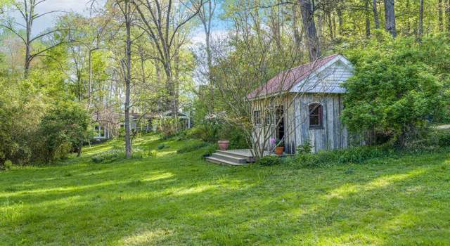 Photo of 6714 Princess Anne Ln, Falls Church, VA 22042