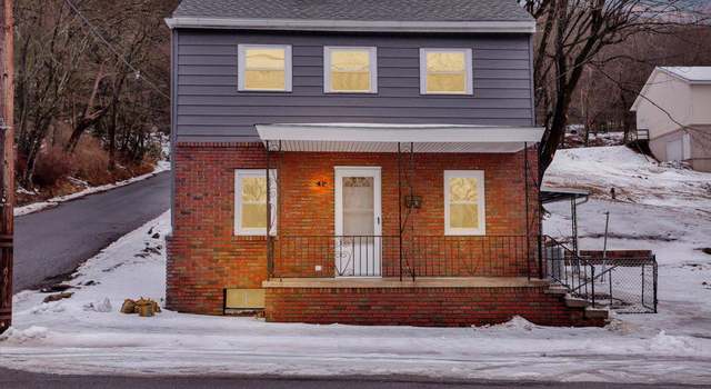 Photo of 388 E Bacon St, Pottsville, PA 17901