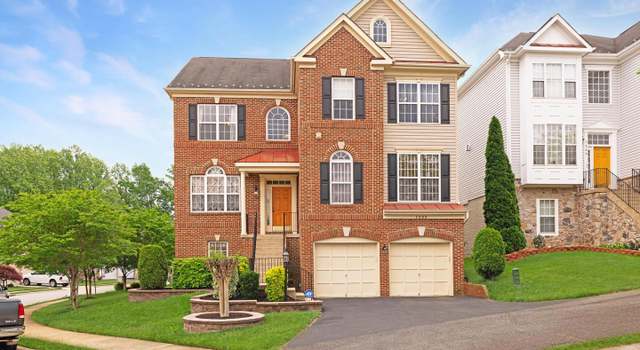 Property at 7205 Lyndam Hill Cir, Lorton, VA 22079, 6 beds, 3.5 baths