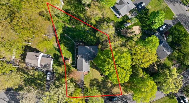 Photo of 2 Shagbark Ln, East Windsor, NJ 08520