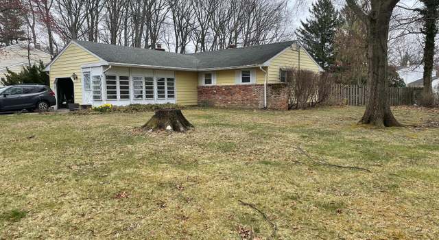 Photo of 2 Shagbark Ln, East Windsor, NJ 08520