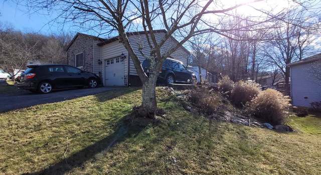 Photo of 16 Yankee Dr, Mount Holly Springs, PA 17065