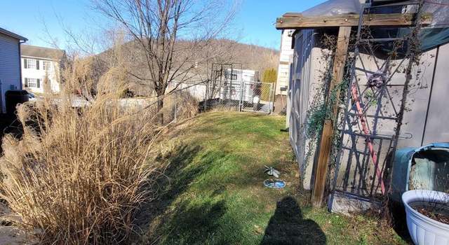 Photo of 16 Yankee Dr, Mount Holly Springs, PA 17065
