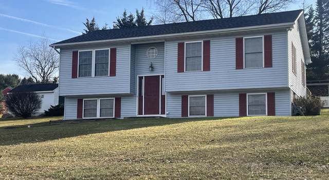 Photo of 16 Pond View Dr, Delta, PA 17314