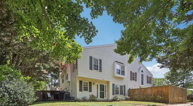 Photo of 6110-A Hoskins Hollow Cir, Centreville, VA 20121