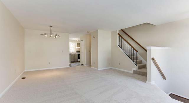 Photo of 412 Mcdaniel Dr, Purcellville, VA 20132