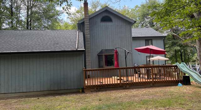 Photo of 129 Segatti Cir, Bushkill, PA 18324